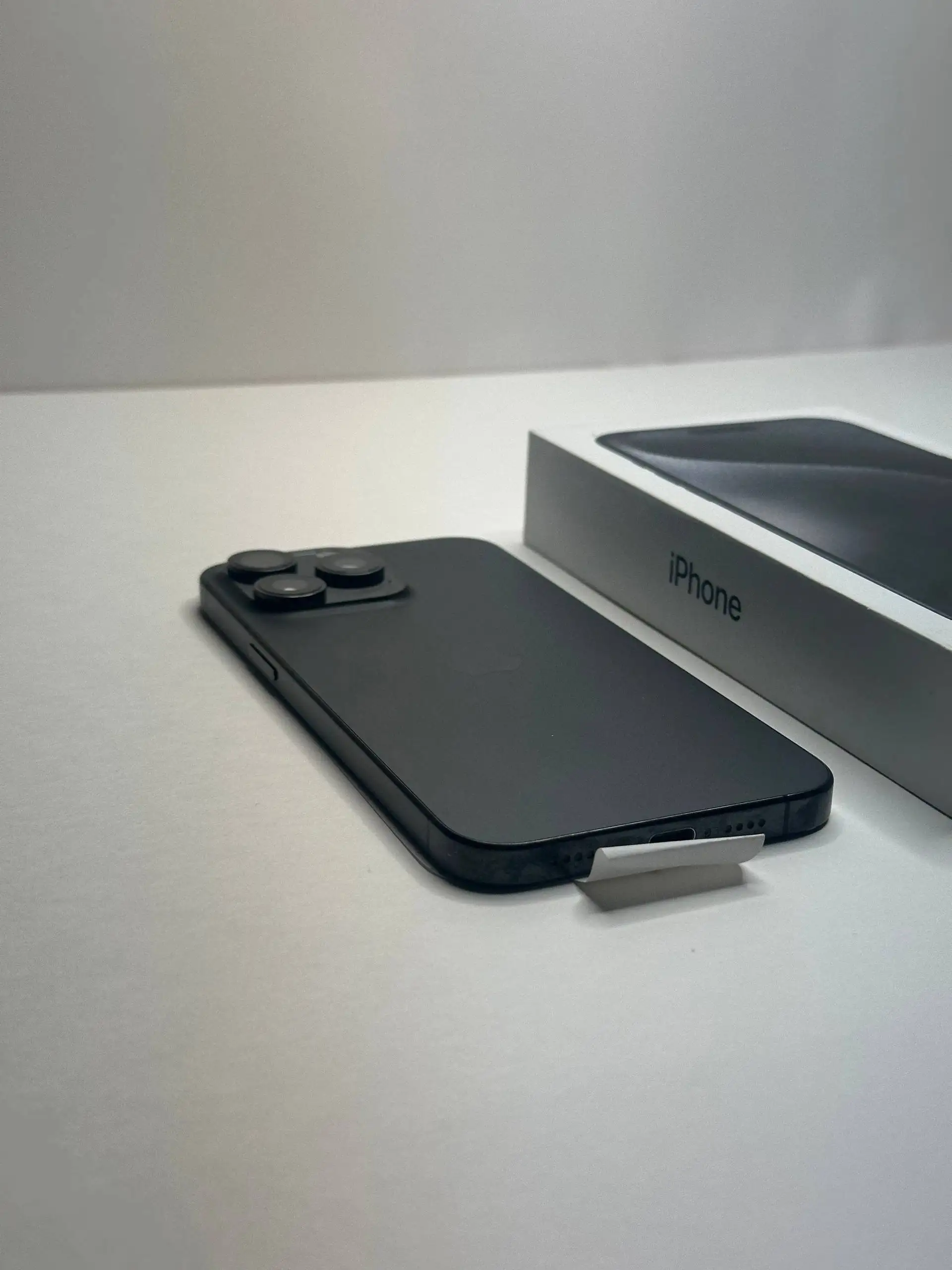 Продажа iPhone 15 Pro Max 256gb - Смартфоны (Электроника) в Чебоксары