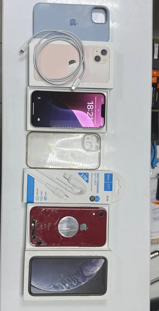 Продажа iPhone 13 128GB и iPhone XR 256GB на запчасти - Смартфоны (Электроника) в Чебоксары