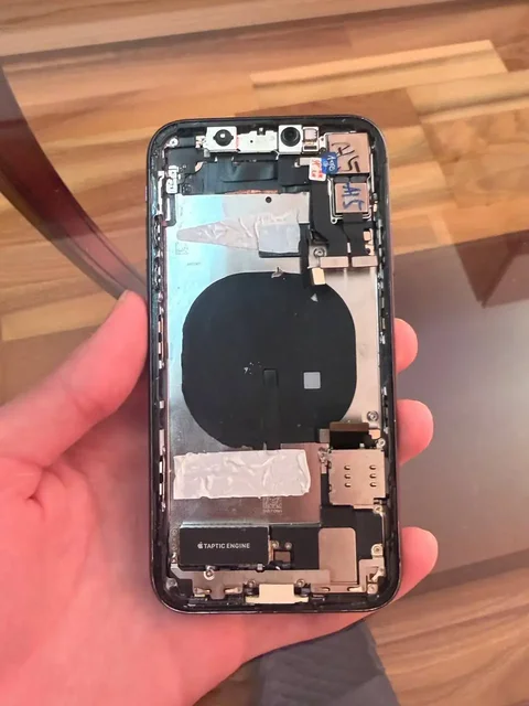 Запчасти на iPhone 11: корпус, аккумулятор, шлейфы - частное объявление в Чебоксары