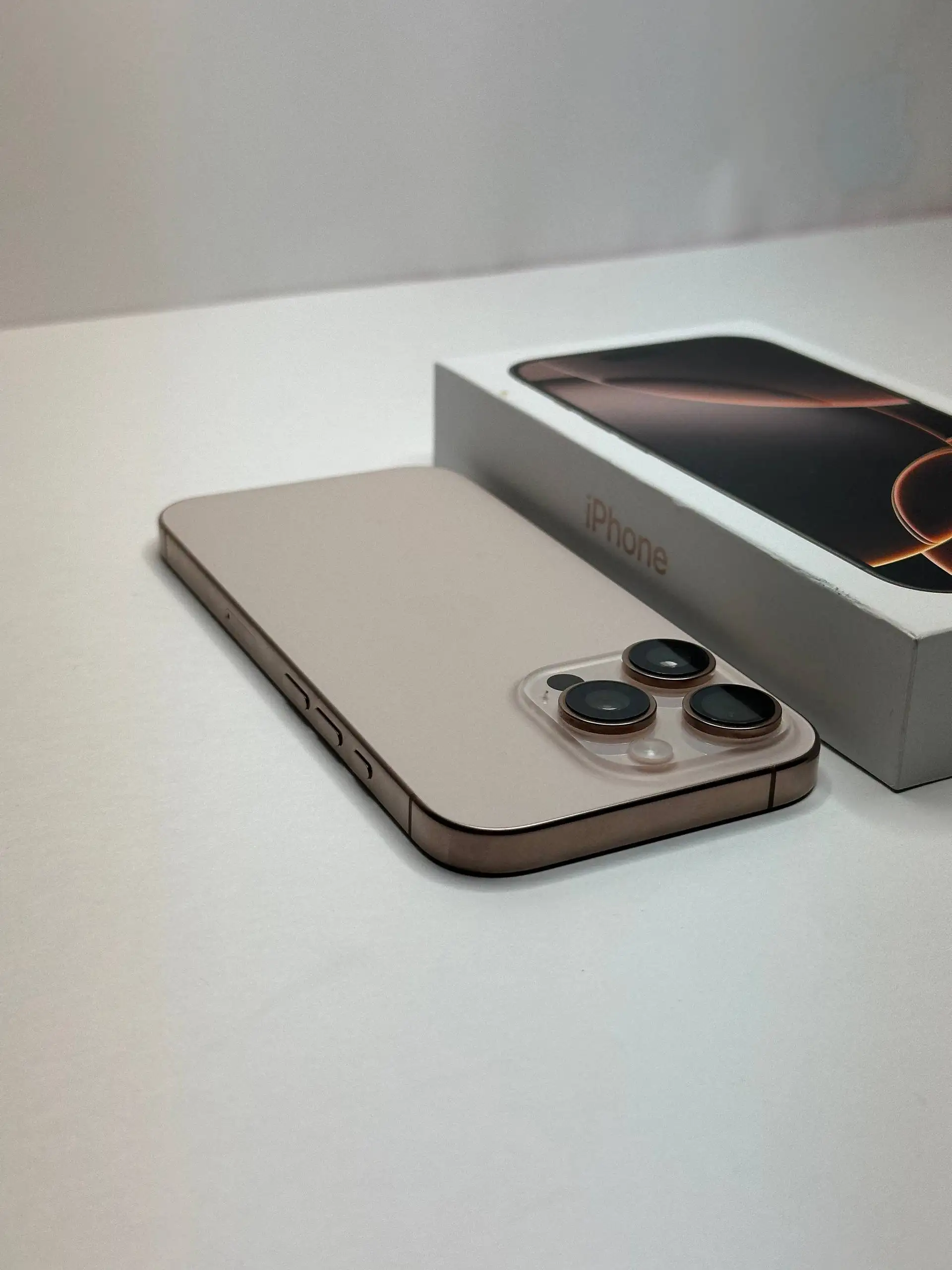 iPhone 16 Pro 256 gb в идеальном состоянии - Смартфоны (Электроника) в Чебоксары