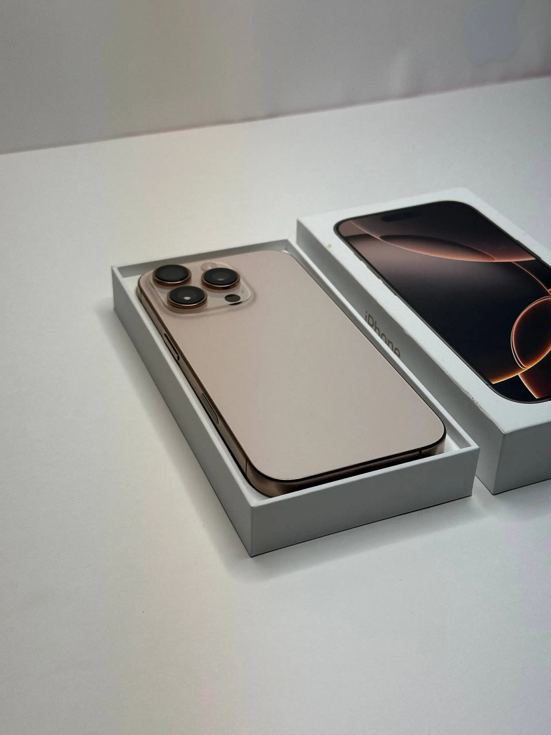 iPhone 16 Pro 256 gb в идеальном состоянии - Смартфоны (Электроника) в Чебоксары