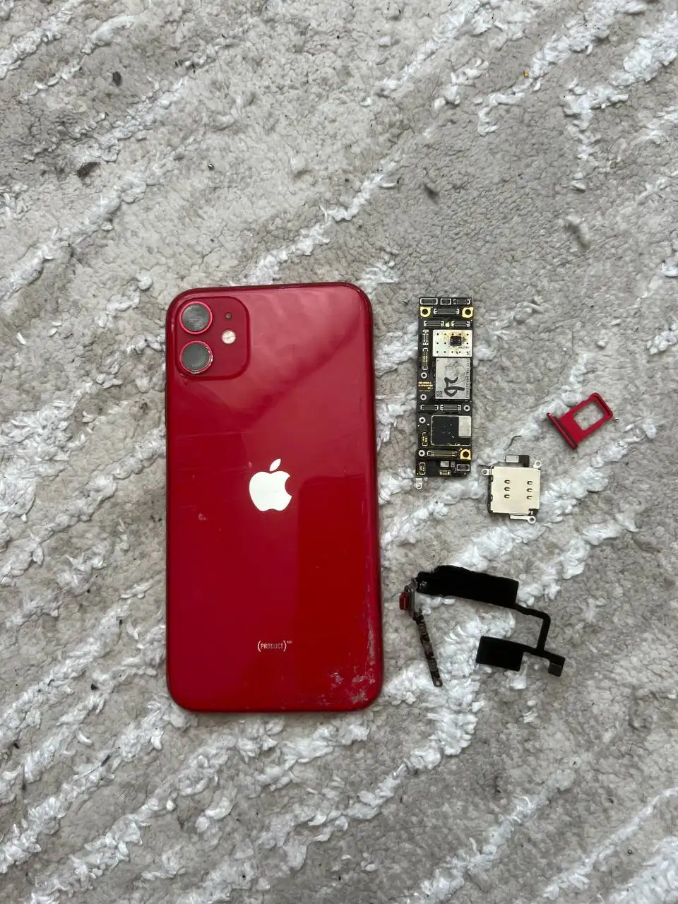 Запчасти для iPhone: корпуса, платы, шлейфы, аккумуляторы - Для смартфонов (Запчасти) в Чебоксары