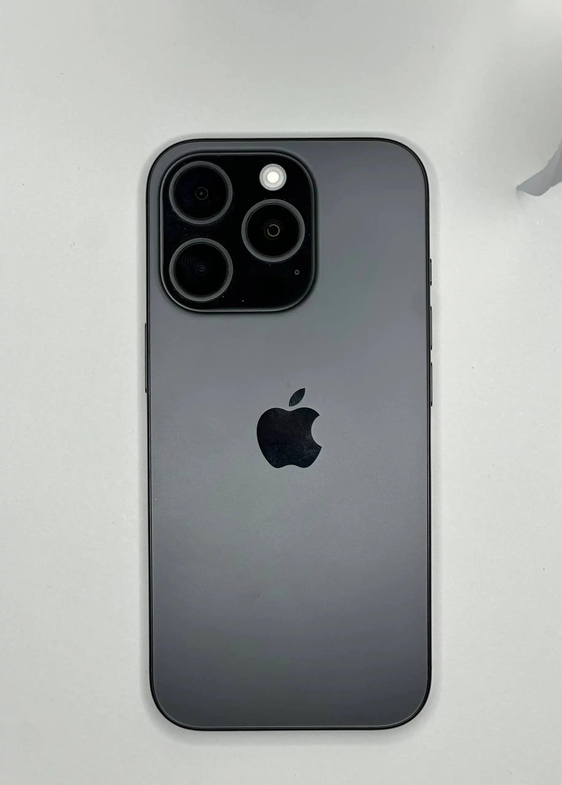 Продается IPhone 16 Pro Black Titanium в идеальном состоянии - Смартфоны (Электроника) в Чебоксары