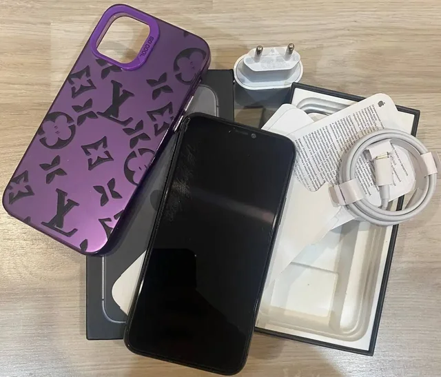 iPhone 11 Pro 64GB Space Gray в отличном состоянии - Смартфоны и телефоны в Чебоксары