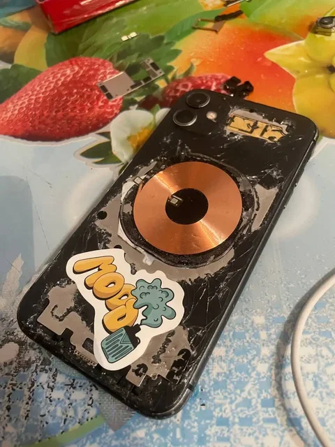 Продажа Apple iPhone с повреждениями - Смартфоны в Чебоксары