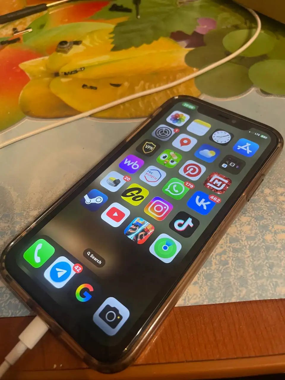 Продажа Apple iPhone с повреждениями - Смартфоны (Электроника) в Чебоксары