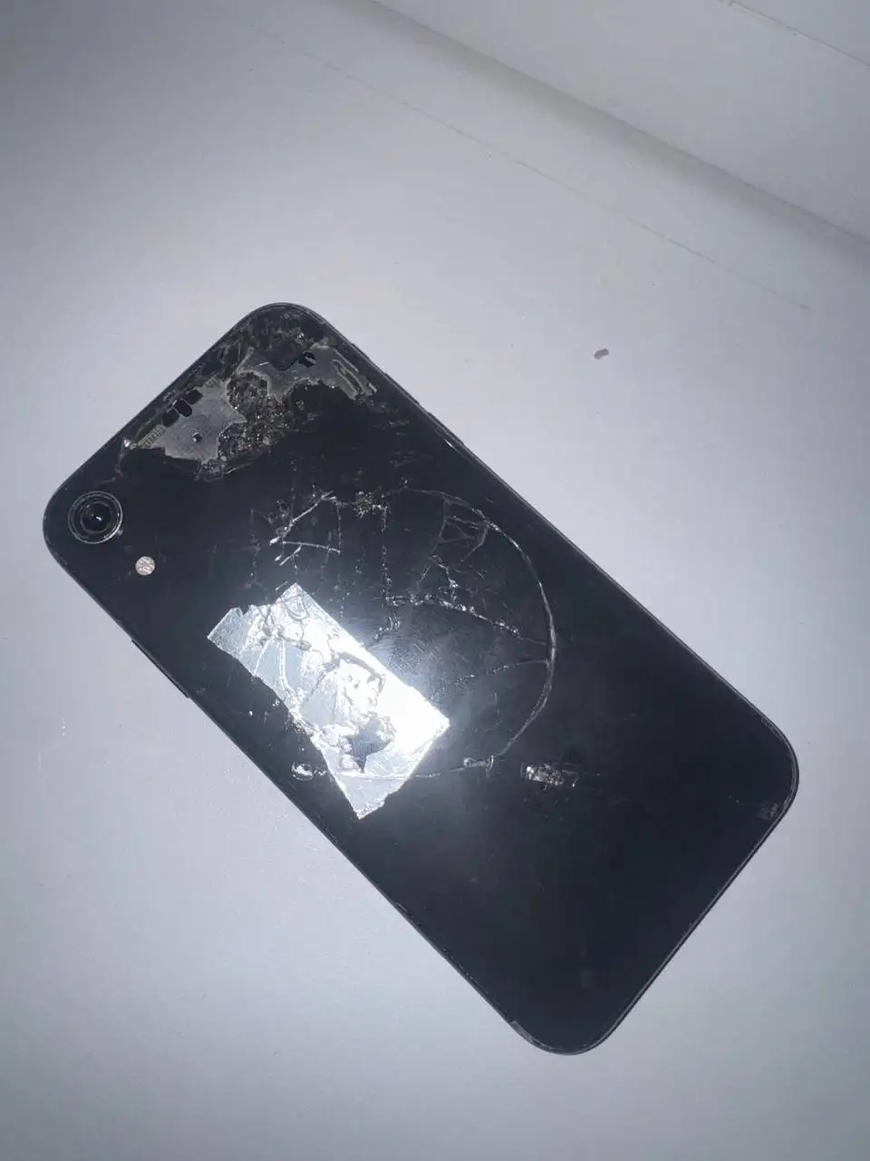 Продам iPhone XR с внешними дефектами - Смартфоны (Электроника) в Чебоксары