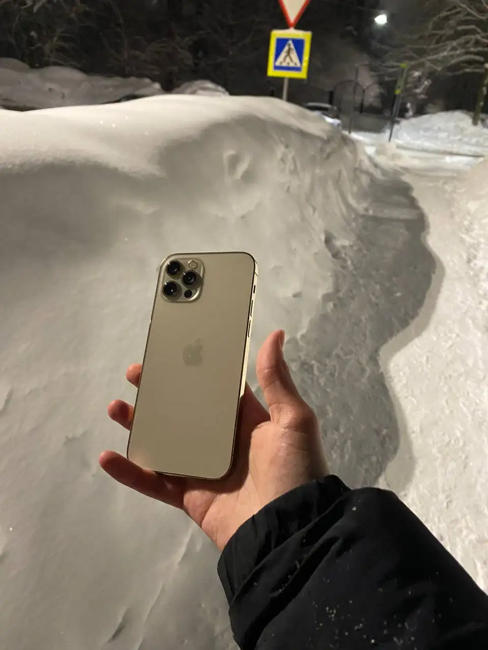 Продажа iPhone 12 Pro с разным объемом памяти - Смартфоны (Электроника) в Чебоксары