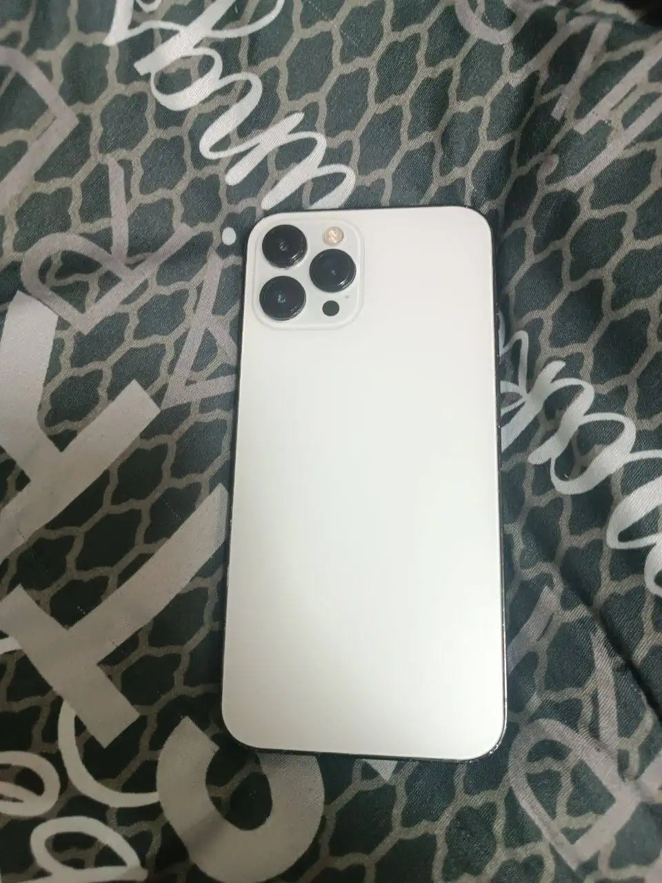 iPhone 12 Pro Max с заменённой задней крышкой - Смартфоны (Электроника) в Чебоксары