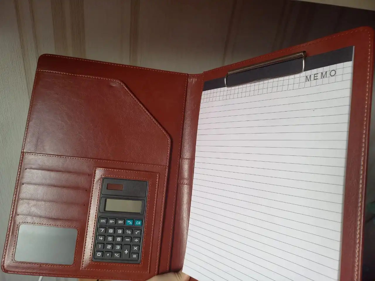 Новая папка с калькулятором и бумагой для записей