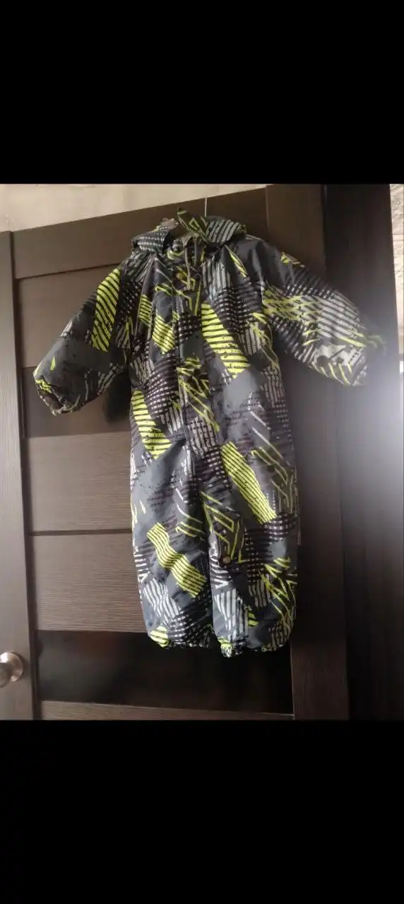 Продам зимний комбинезон для мальчика