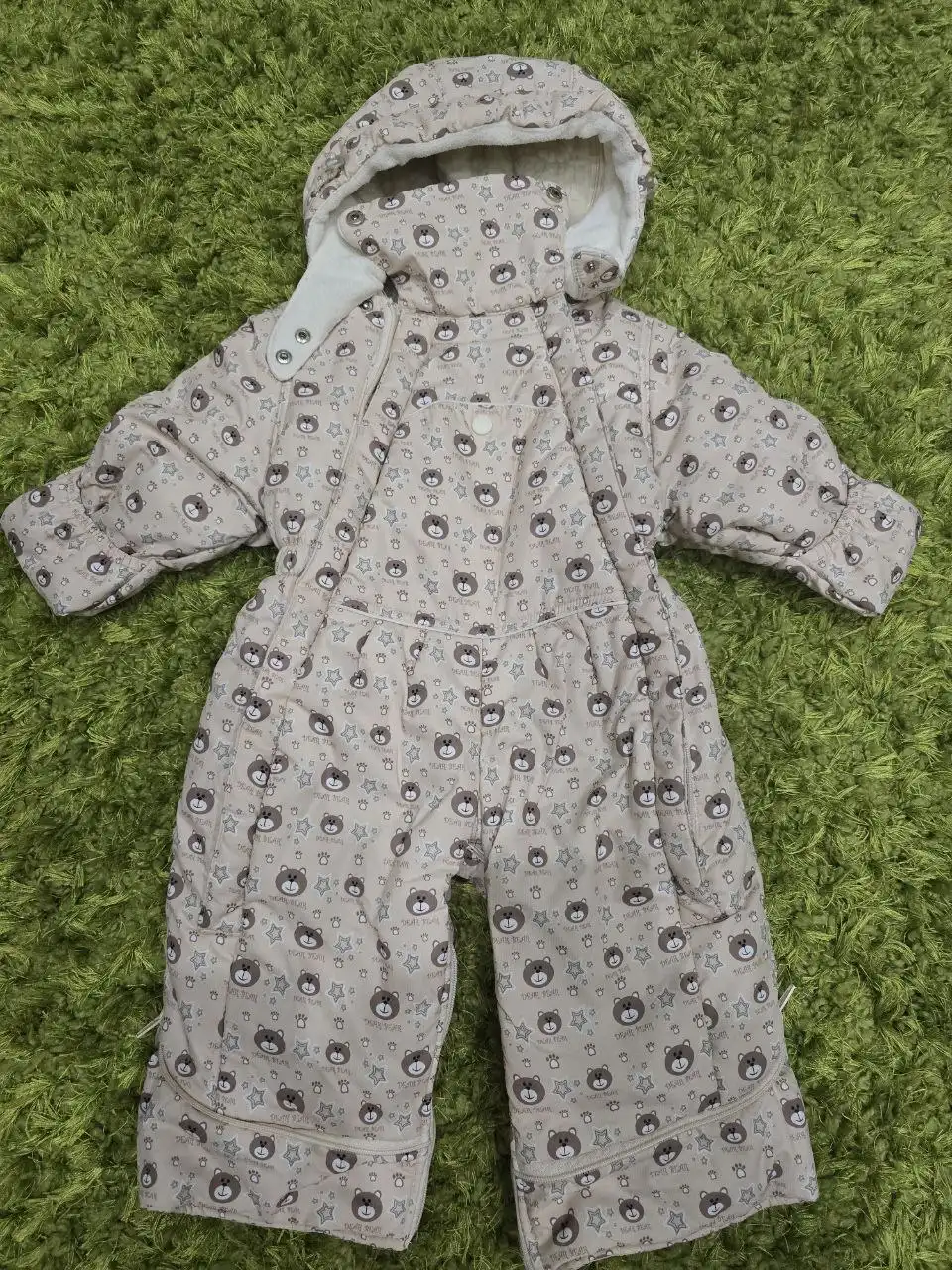 Продам зимний комбинезон для детей 1,5-2 лет