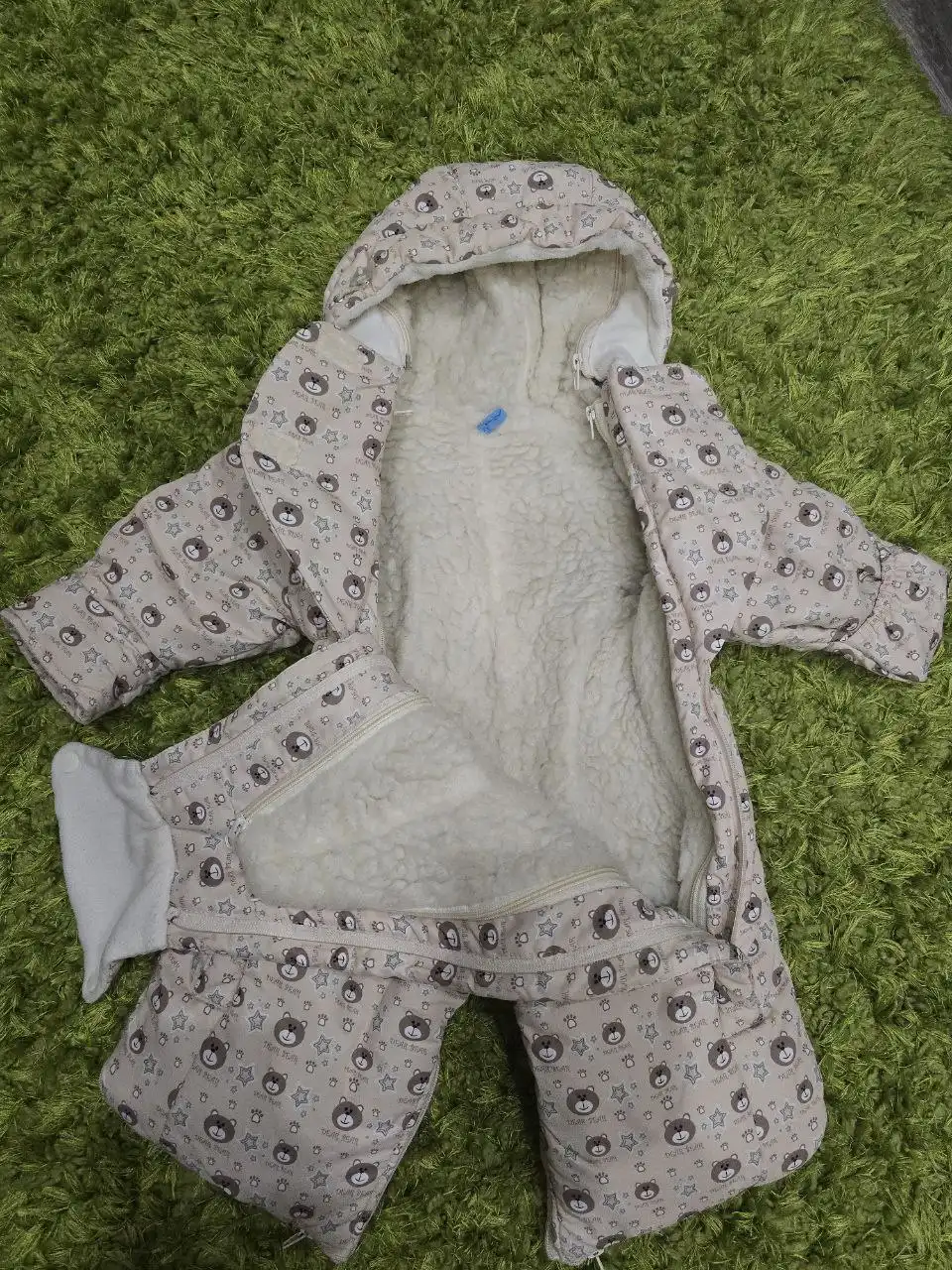 Продам зимний комбинезон для детей 1,5-2 лет