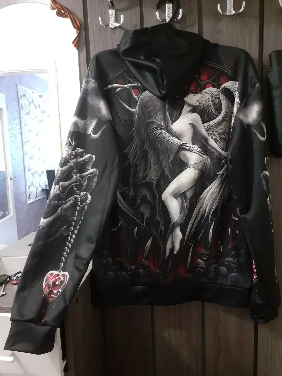 Продажа мужской одежды и обуви