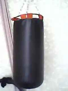 Продается боксёрская груша с креплением