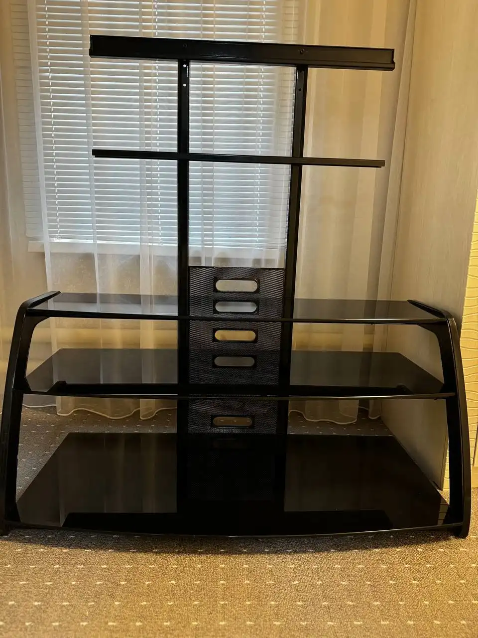 Подставка под ТВ с встроенным кронштейном