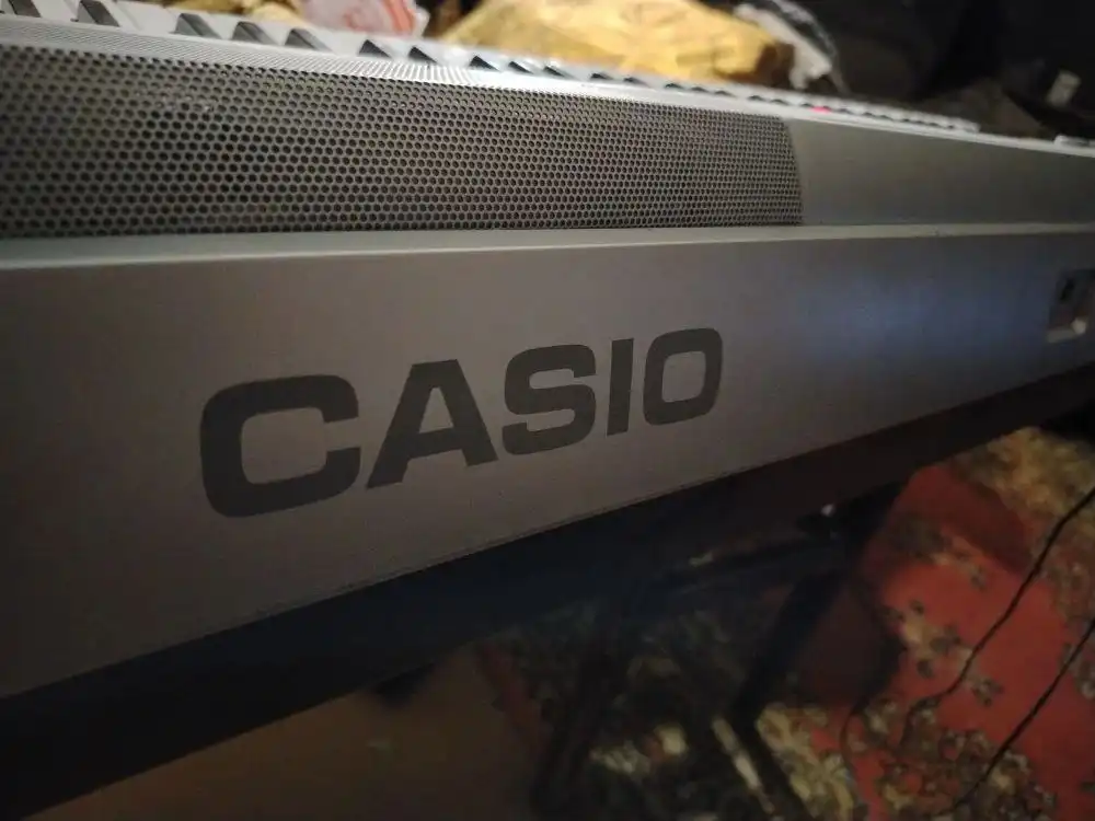 Синтезатор в отличном состоянии