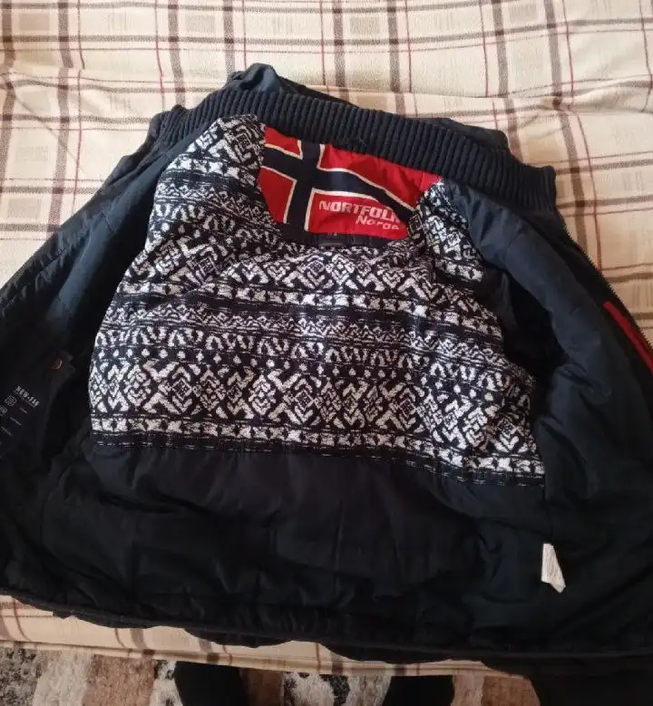 Продажа автозапчастей и одежды в Орске