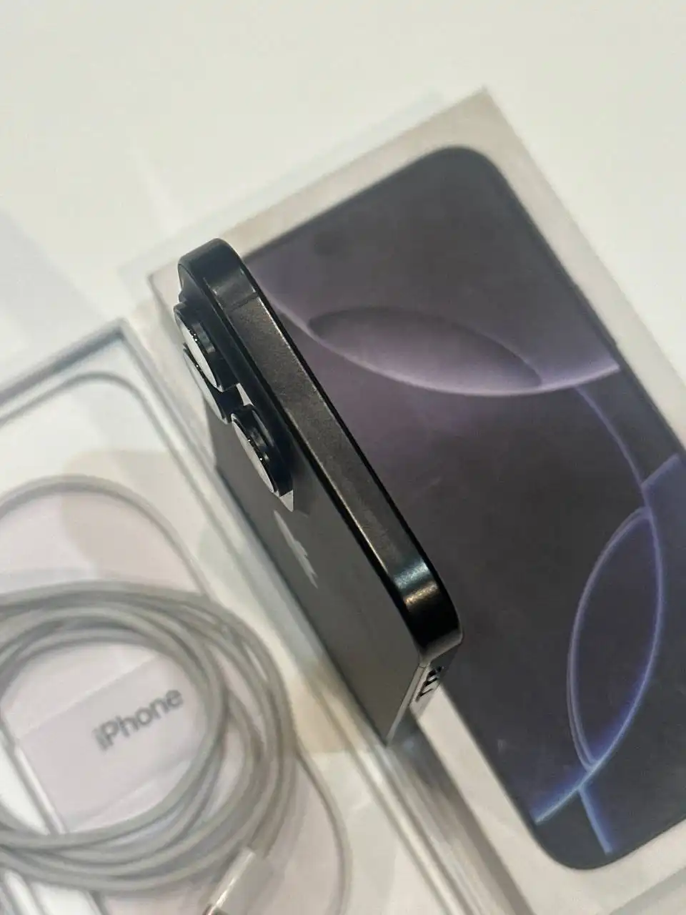 Продам iPhone 16 Pro Max 256GB Black