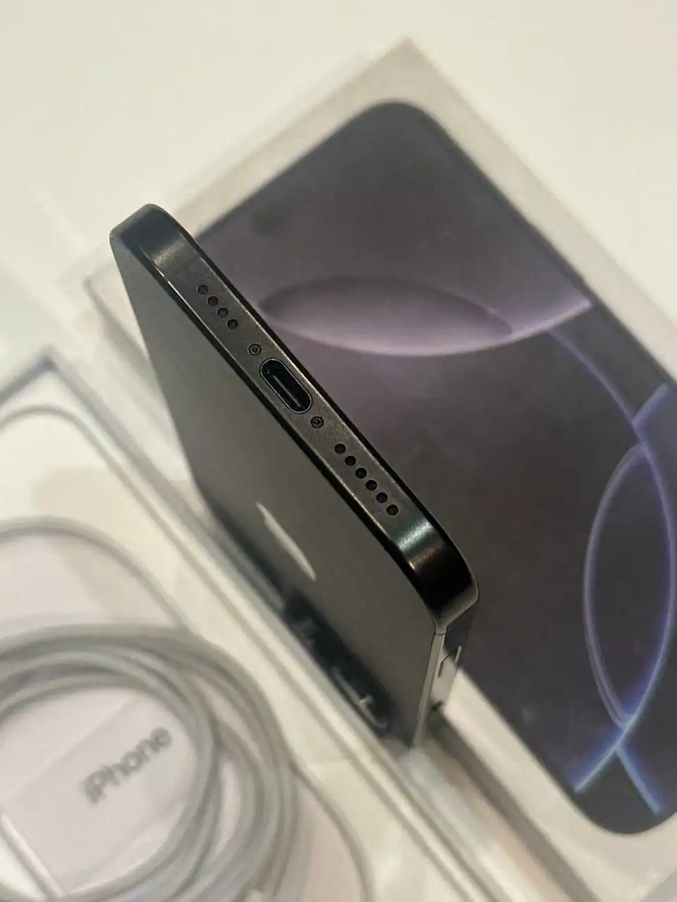 Продам iPhone 16 Pro Max 256GB Black