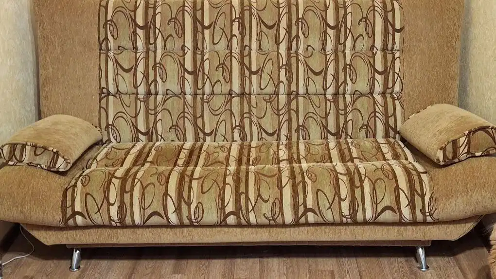 Продам диван в хорошем состоянии