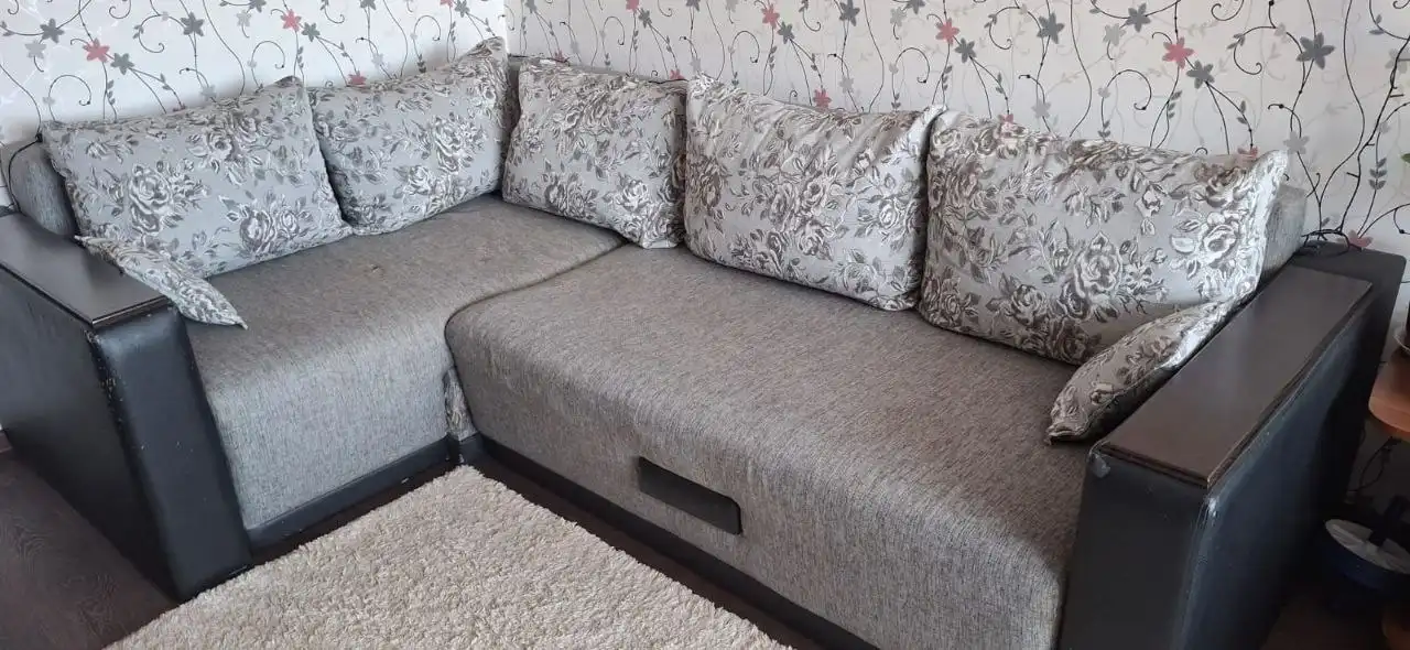 Угловой диван с креслом б/у