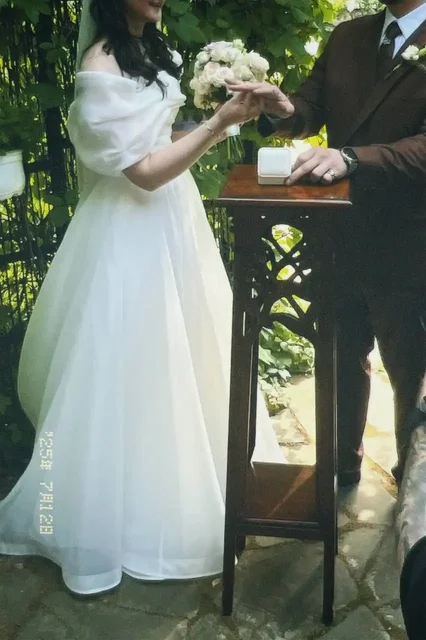 Продам свадебное платье в отличном состоянии - Костюмы в Орск