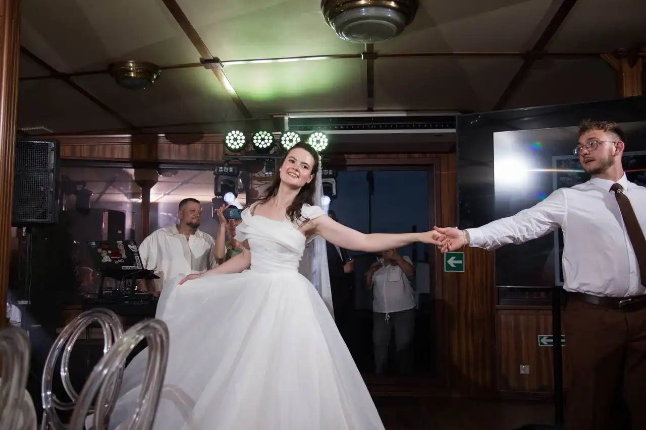 Продам свадебное платье в отличном состоянии - Свадебная одежда (Одежда) в Орск