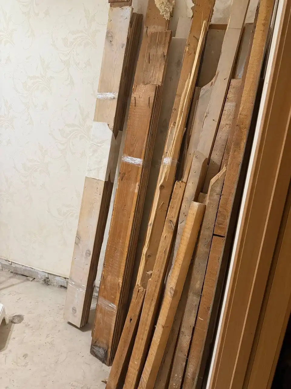 Доски с пола (сосна) даром - Барахолка в ОРСК