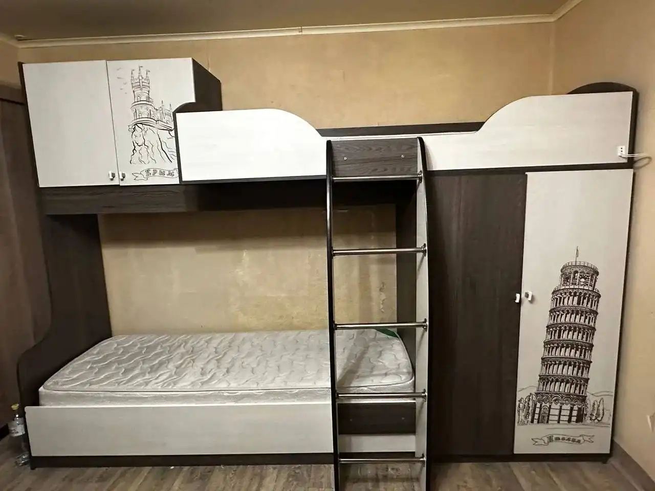 Продам двухъярусную кровать с матрацами - Мебель (Барахолка) в Орск