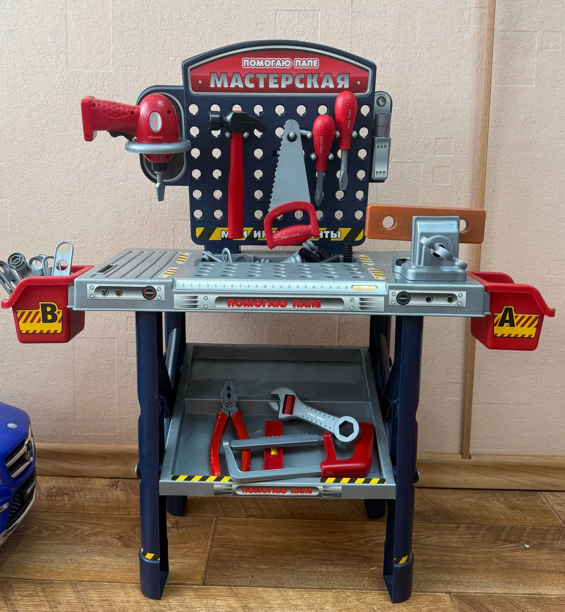 Продам верстак мастерская детский Шуруповерт работает - Барахолка в Неизвестно