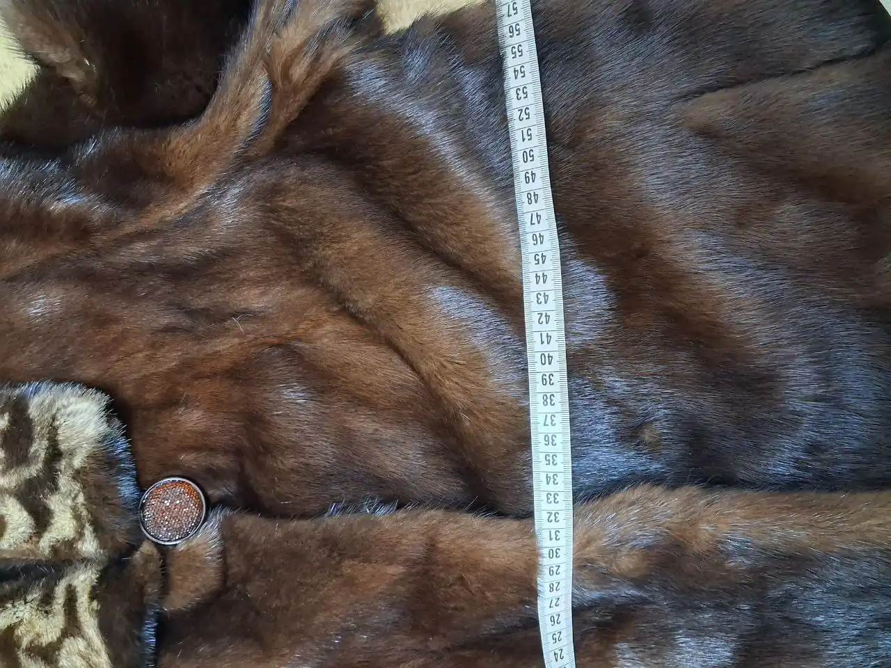 Шубка женская 50-52 размер в хорошем состоянии - Верхняя одежда (Одежда) в Неизвестно