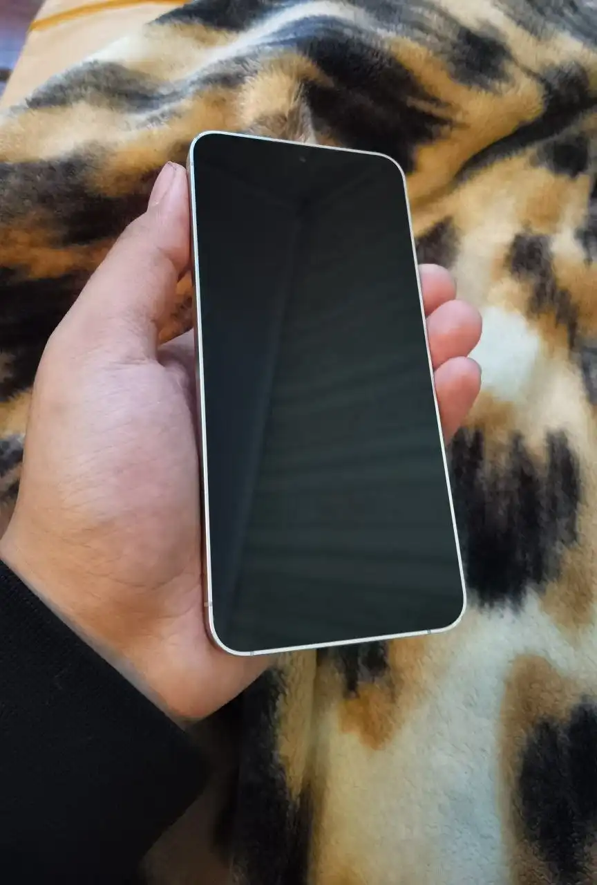 Samsung S24 Snapdragon Gen 3 в идеальном состоянии - Смартфоны (Электроника) в Неизвестно