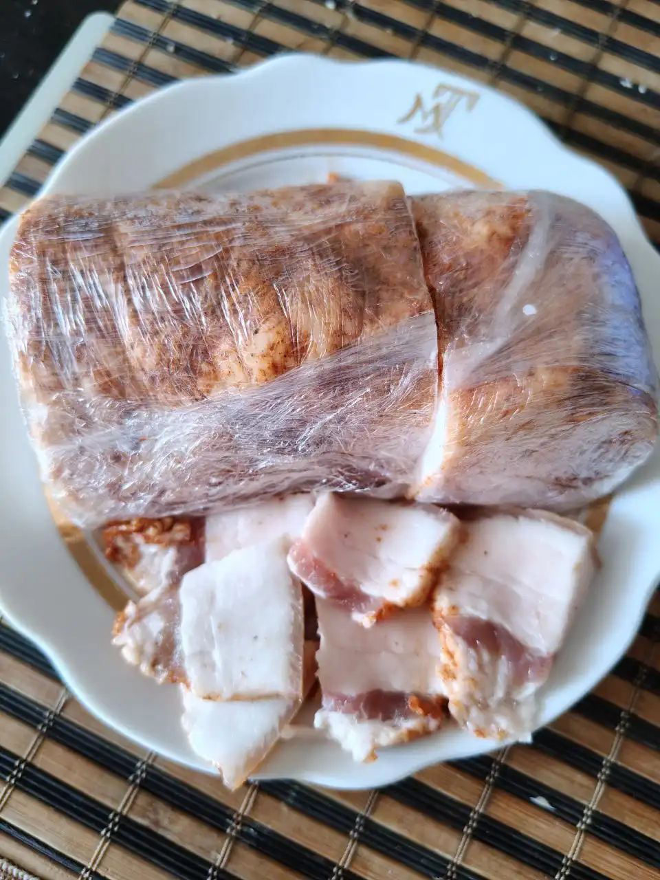 Соленое сало с чесноком и специями - Продукты питания (Барахолка) в Орск