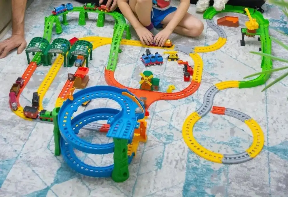 Продажа детских игрушек: железная дорога Томас, конструкторы, трассы, пазлы - Игрушки (Товары для детей) в Орск