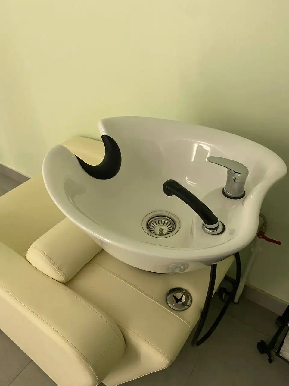 Парикмахерская мойка и кресло Элегант в идеальном состоянии - Парикмахерское оборудование (Барахолка) в Орск