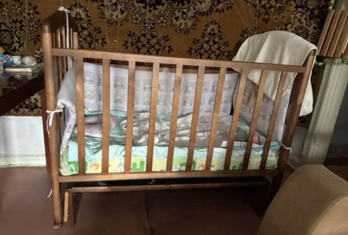 Детская кроватка с ортопедическим матрасом и комплектом - Детская мебель (Товары для детей) в Орск