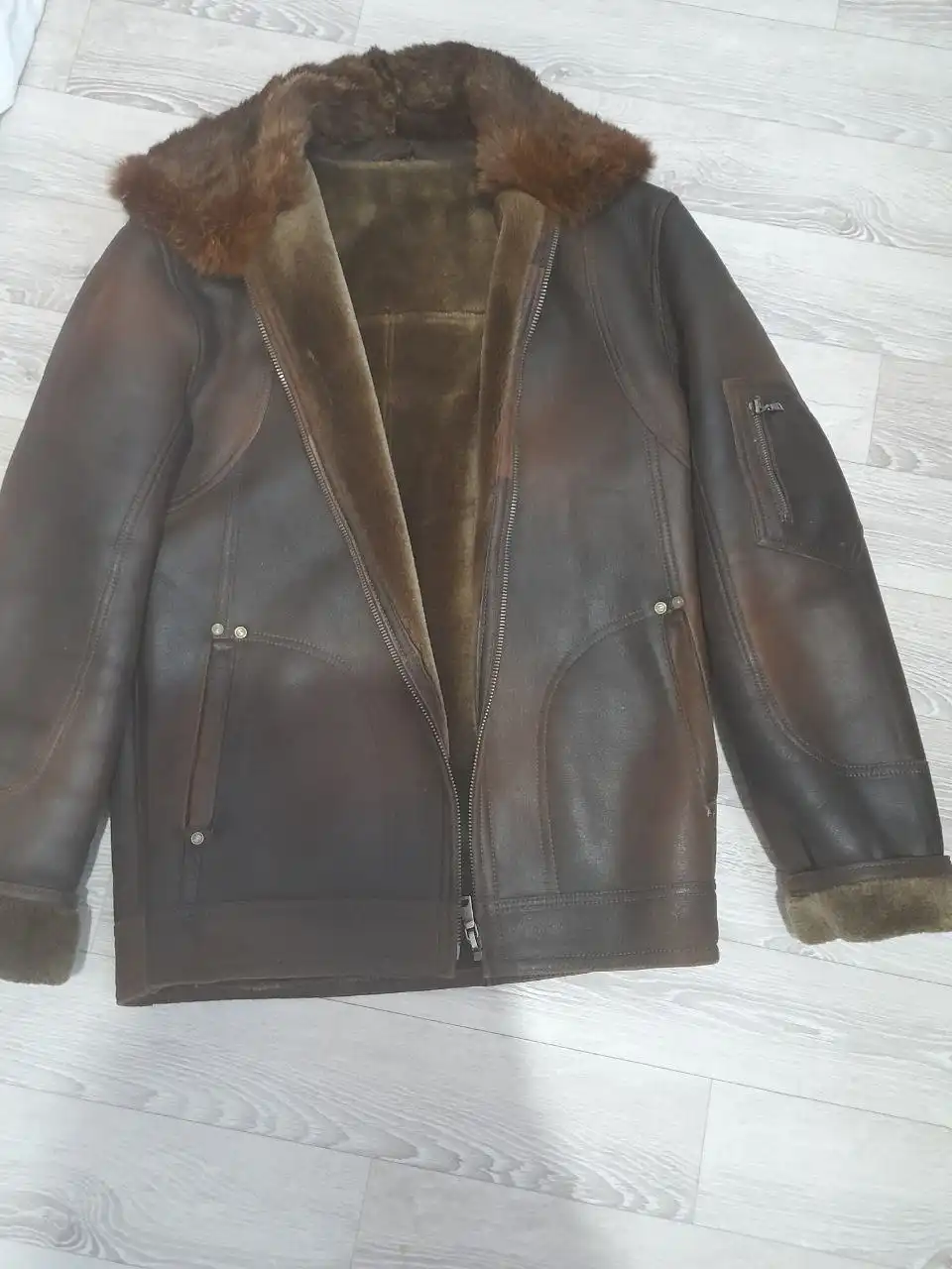 Мужская дублёнка 50 размер отдам даром - Верхняя одежда (Одежда) в Неизвестно