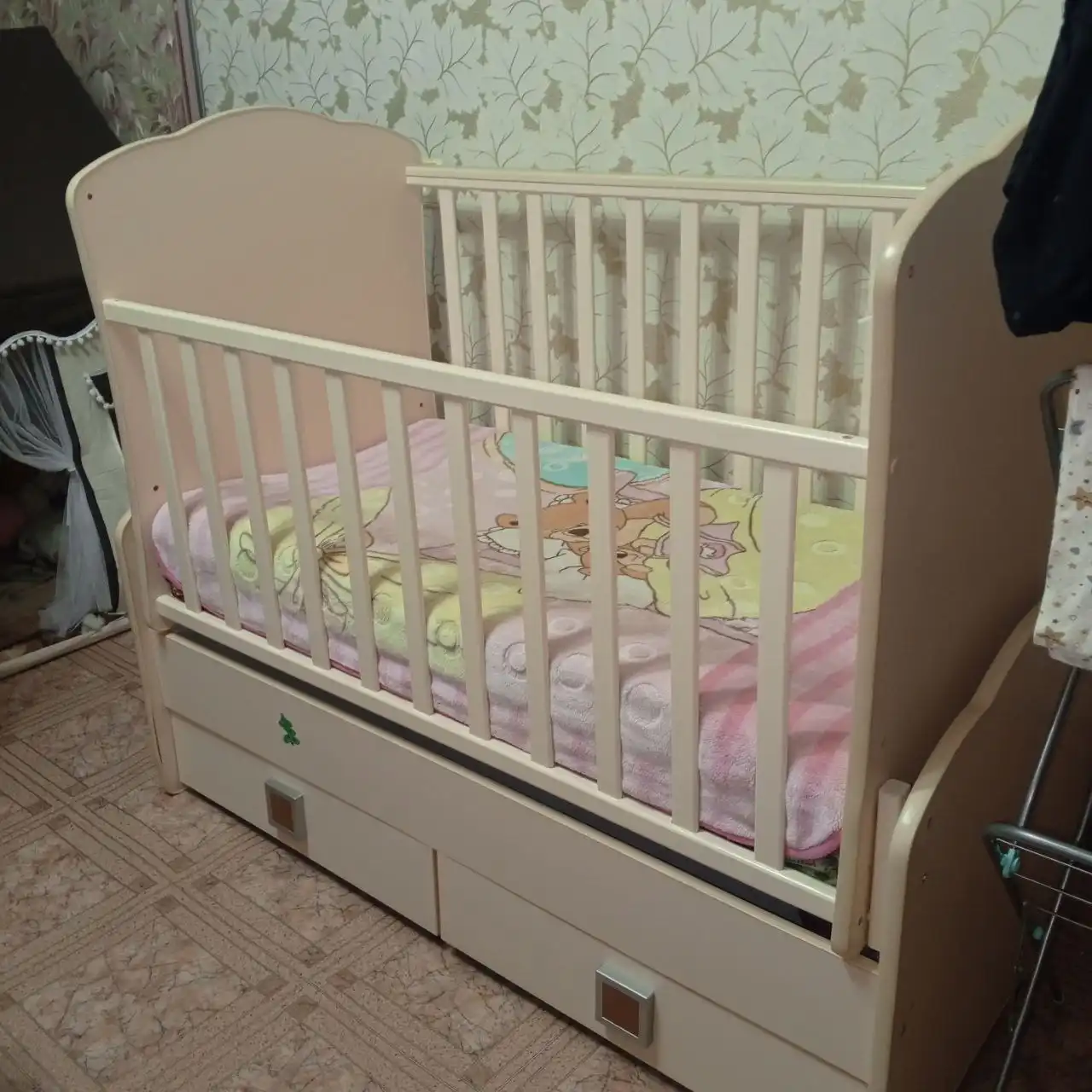 Продается детская кровать с бортиками - Детская мебель (Товары для детей) в Орск