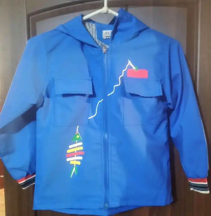 Продажа ветровки, шезлонга и кроссовок - Барахолка в Орск