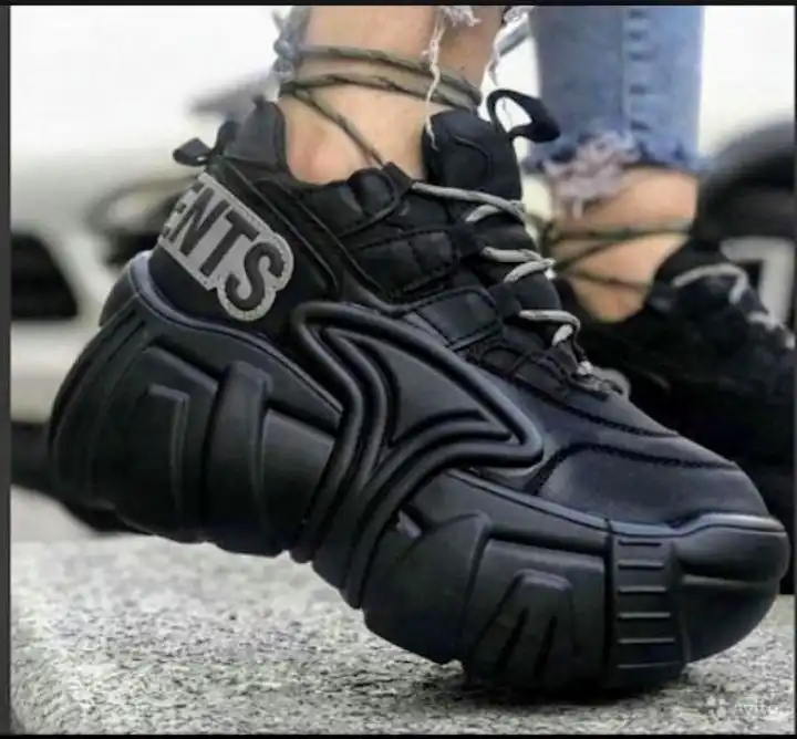 Продажа ветровки, шезлонга и кроссовок - Барахолка в Орск