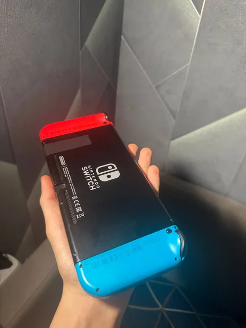Продам Nintendo Switch 64 ГБ с играми - Компьютеры в Орск