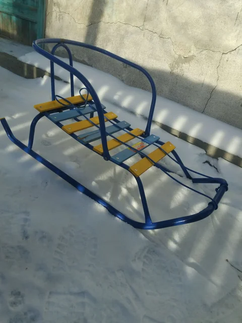 Продам санки с небольшими дефектами - Стройматериалы в Орск