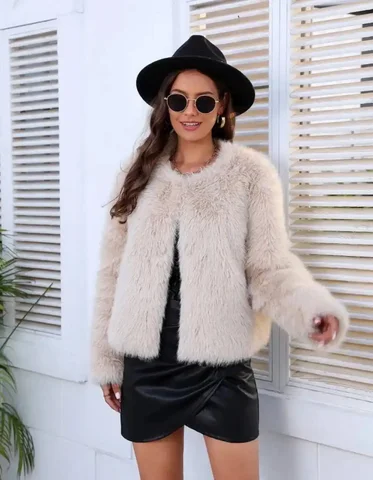 Шубка женская 42-44,46 размер - Беременным в Орск