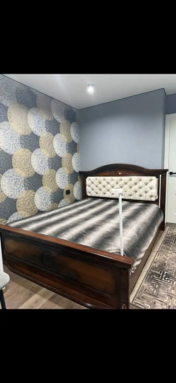 Продам кровать из дерева в отличном состоянии - Мебель (Барахолка) в Орск