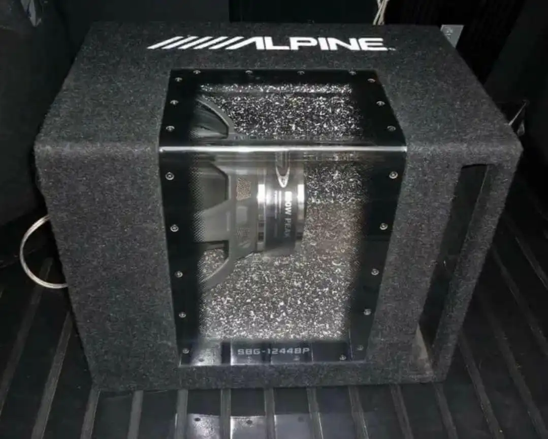 Продам саб с уселком - Аудиотехника (Электроника) в Орск