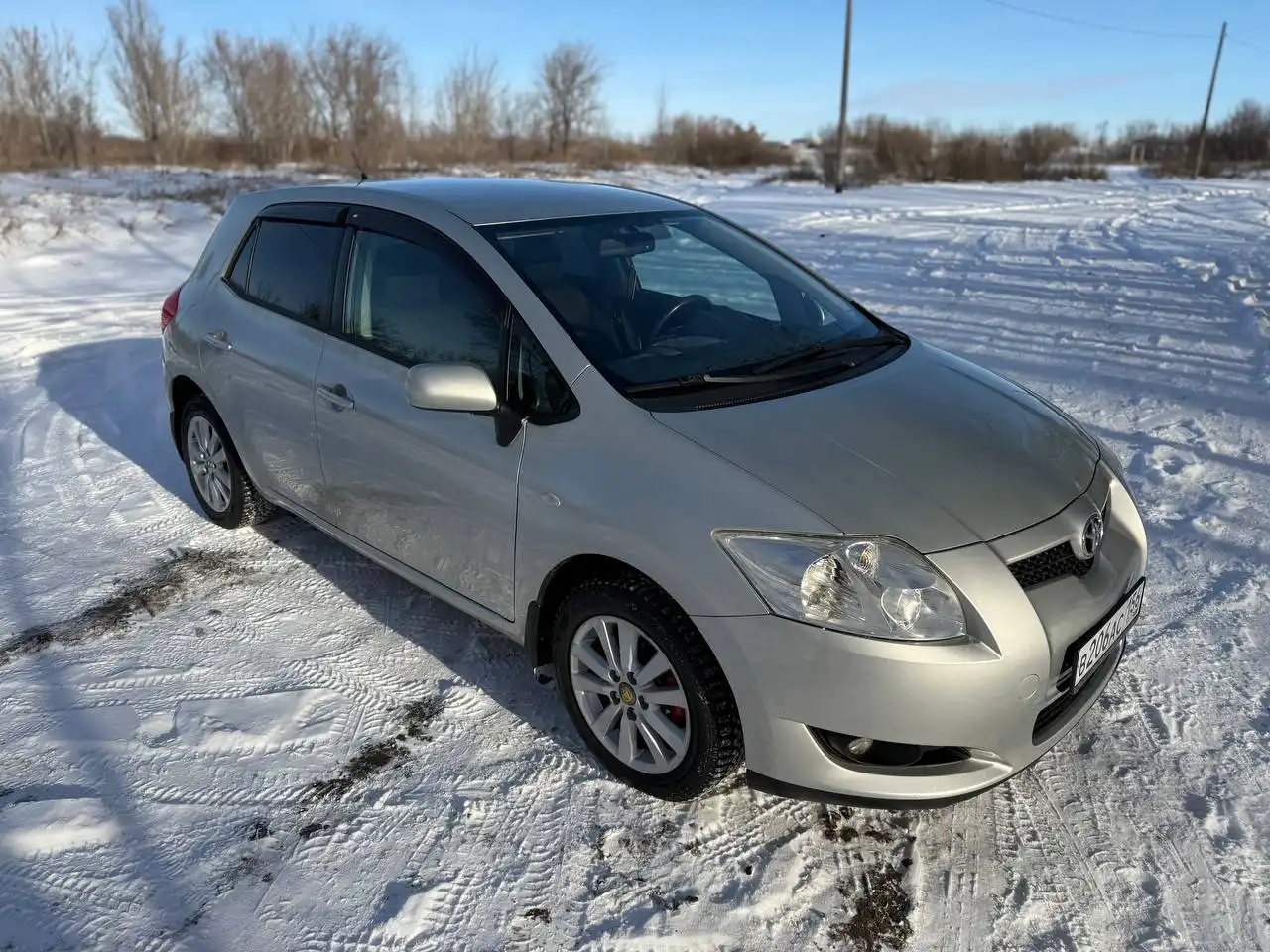 Продам Тойота Аурис 2008 года в максимальной комплектации - Легковые автомобили (Авто) в Неизвестно