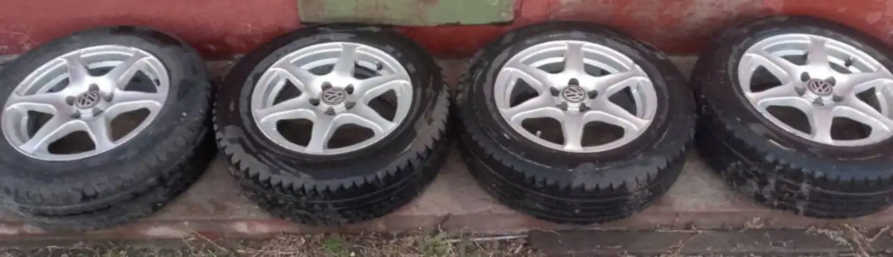 Продажа литых дисков с резиной R15 - Диски и шины (Авто) в Орск