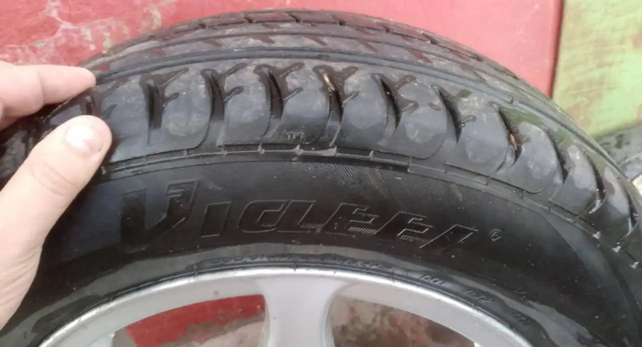 Продажа литых дисков с резиной R15 - Диски и шины (Авто) в Орск