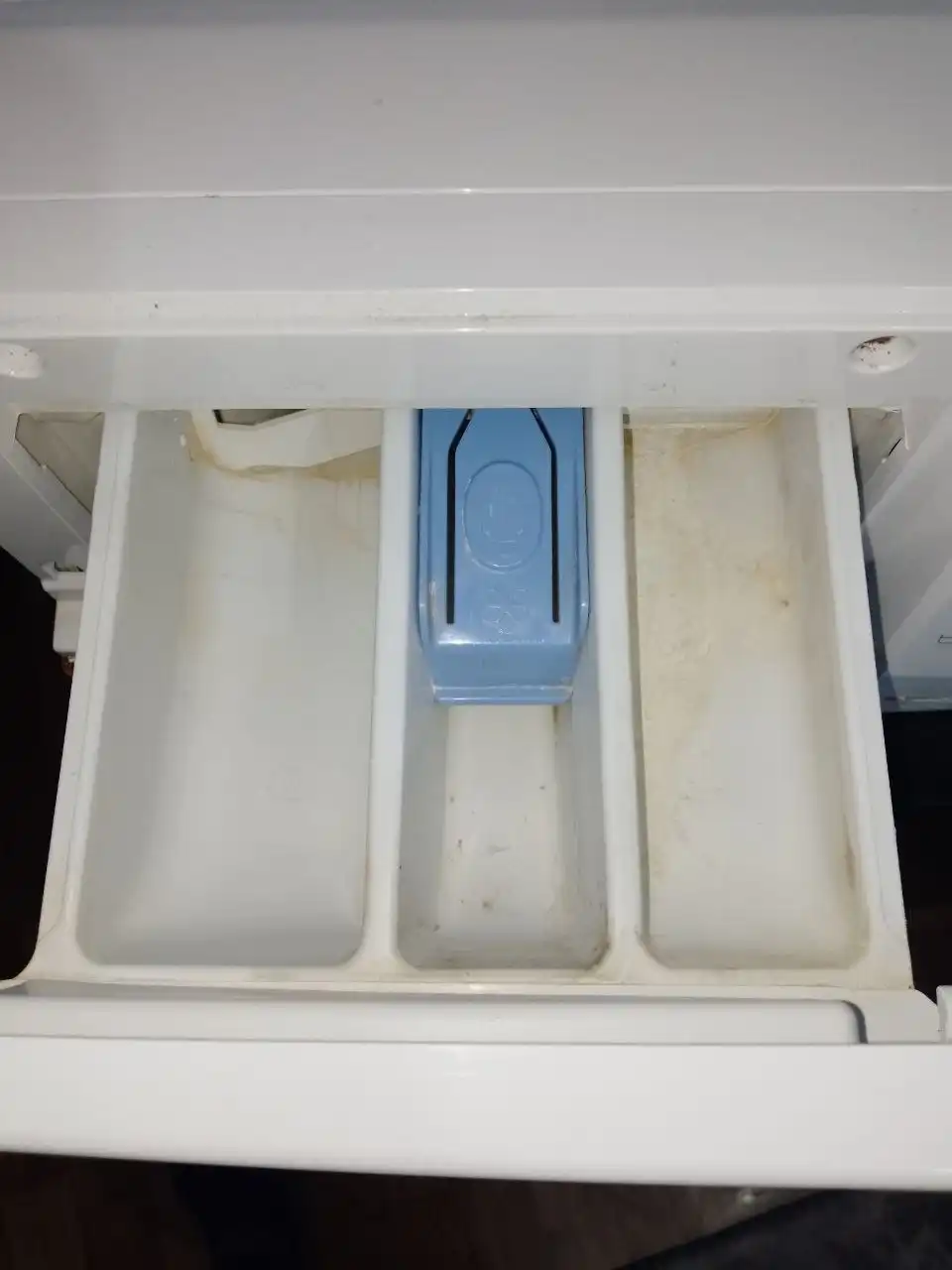 Продам стиральную машину с протекающим лотком - Барахолка в Орск